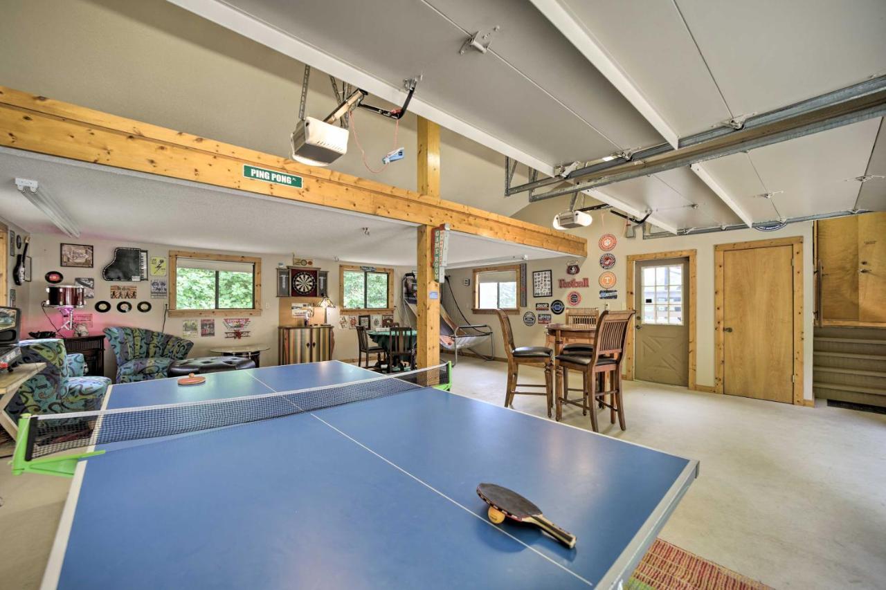 Vibrant Bryson City Home With Mtn Views And Deck! Exterior photo