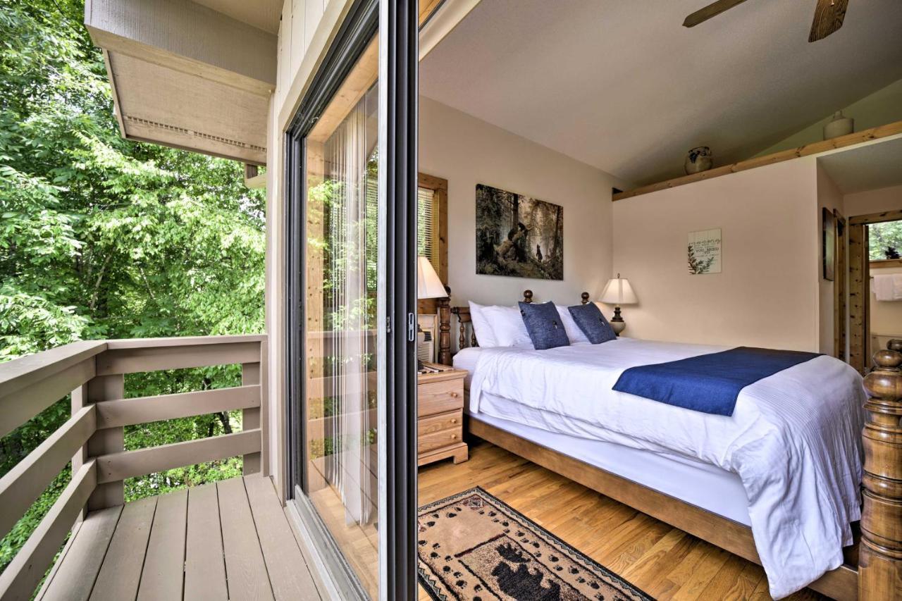 Vibrant Bryson City Home With Mtn Views And Deck! Exterior photo