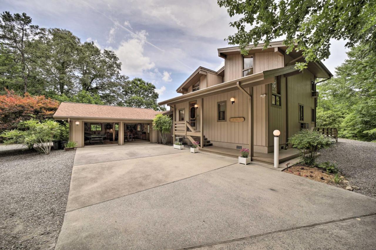 Vibrant Bryson City Home With Mtn Views And Deck! Exterior photo